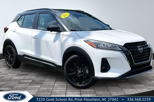 2023 Nissan Kicks SR