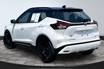 2023 Nissan Kicks SR