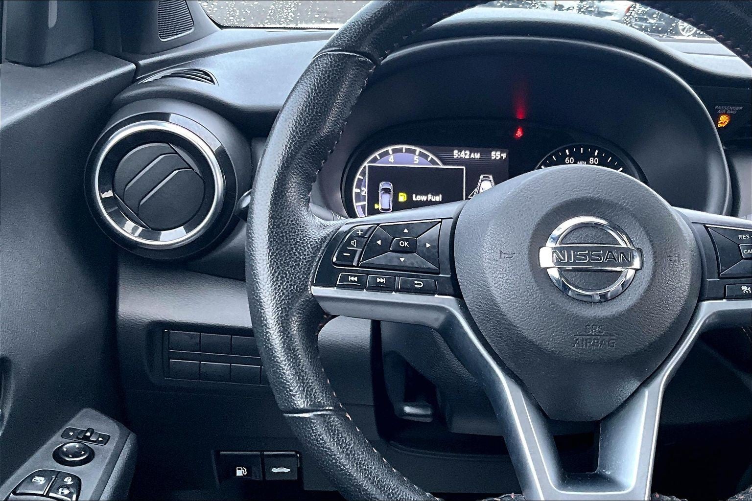 2021 Nissan Kicks SR