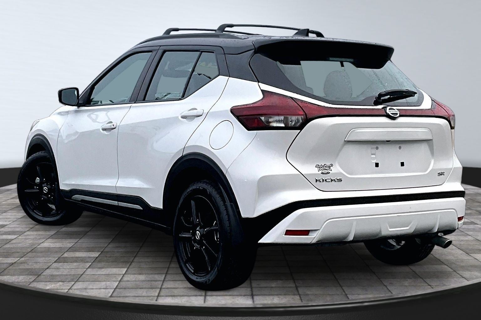 2021 Nissan Kicks SR