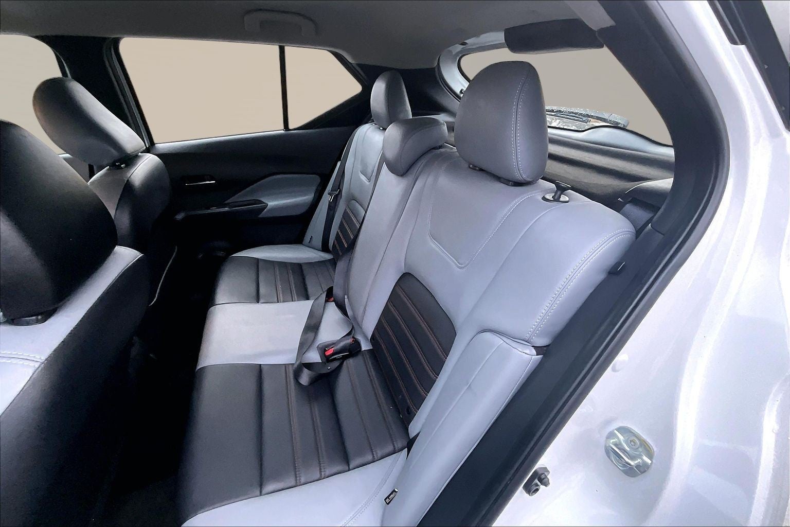 2021 Nissan Kicks SR