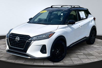 2023 Nissan Kicks SR