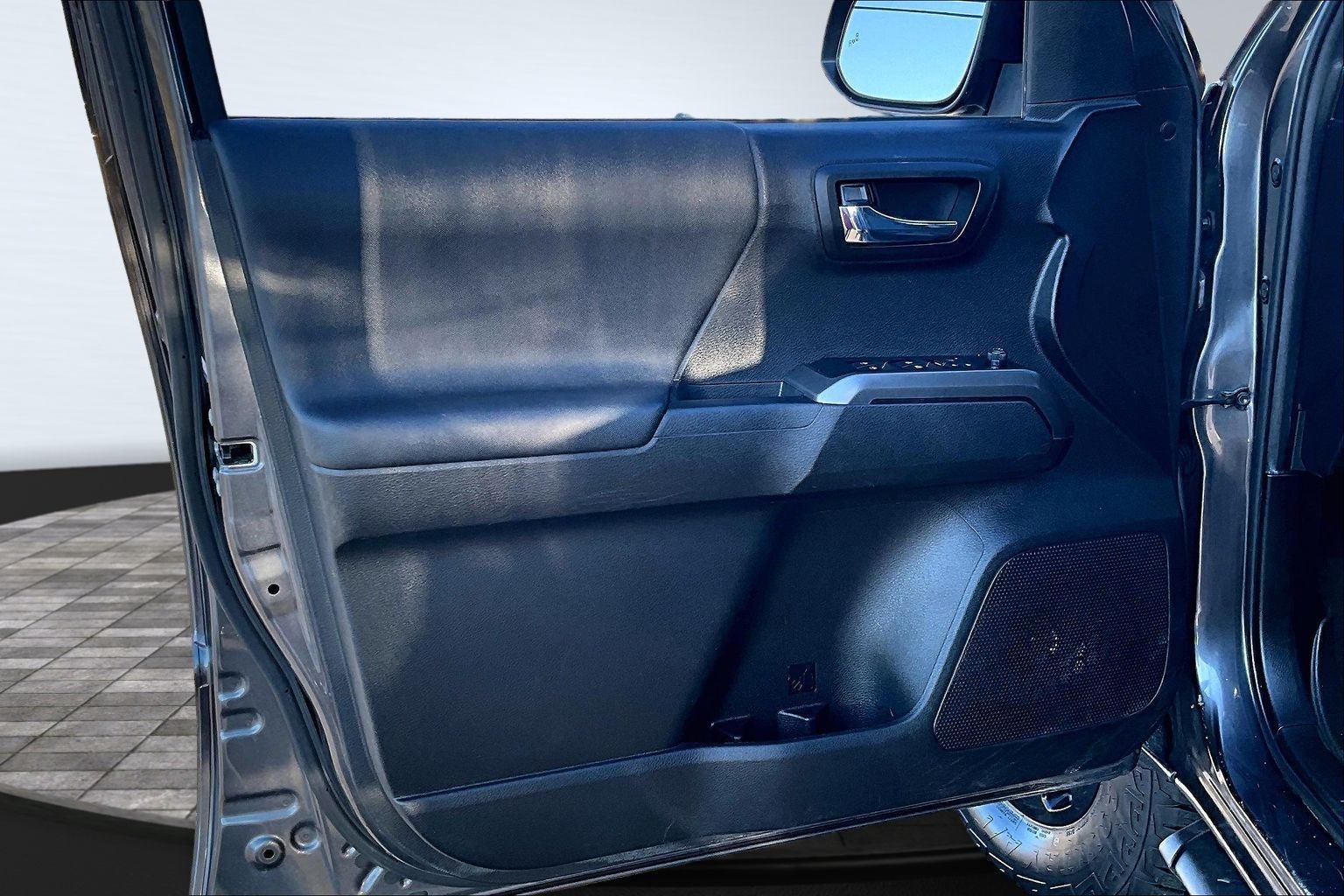 2022 Toyota Tacoma 4WD SR