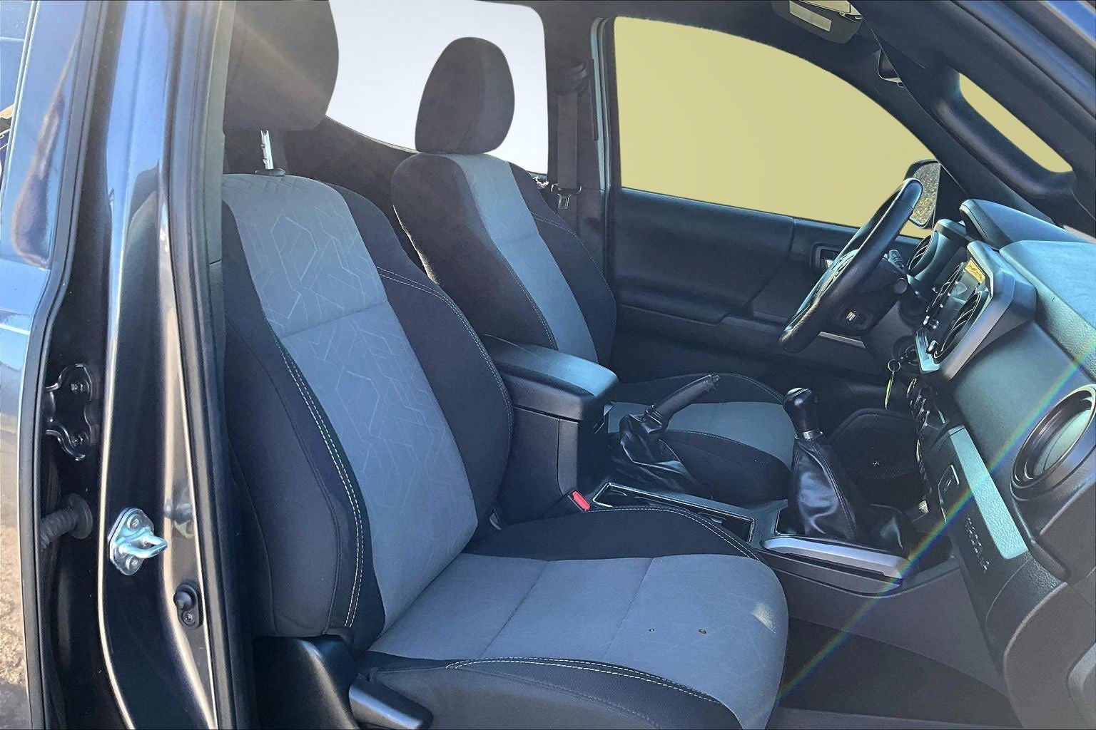 2022 Toyota Tacoma 4WD SR