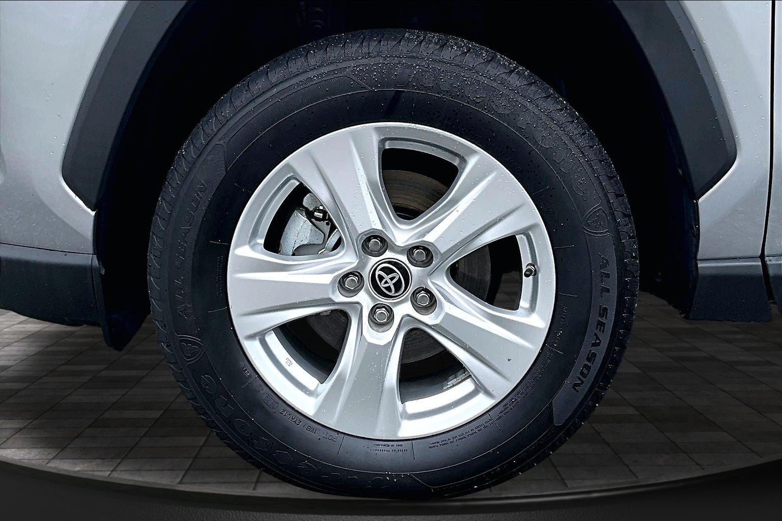 2021 Toyota RAV4 Hybrid LE