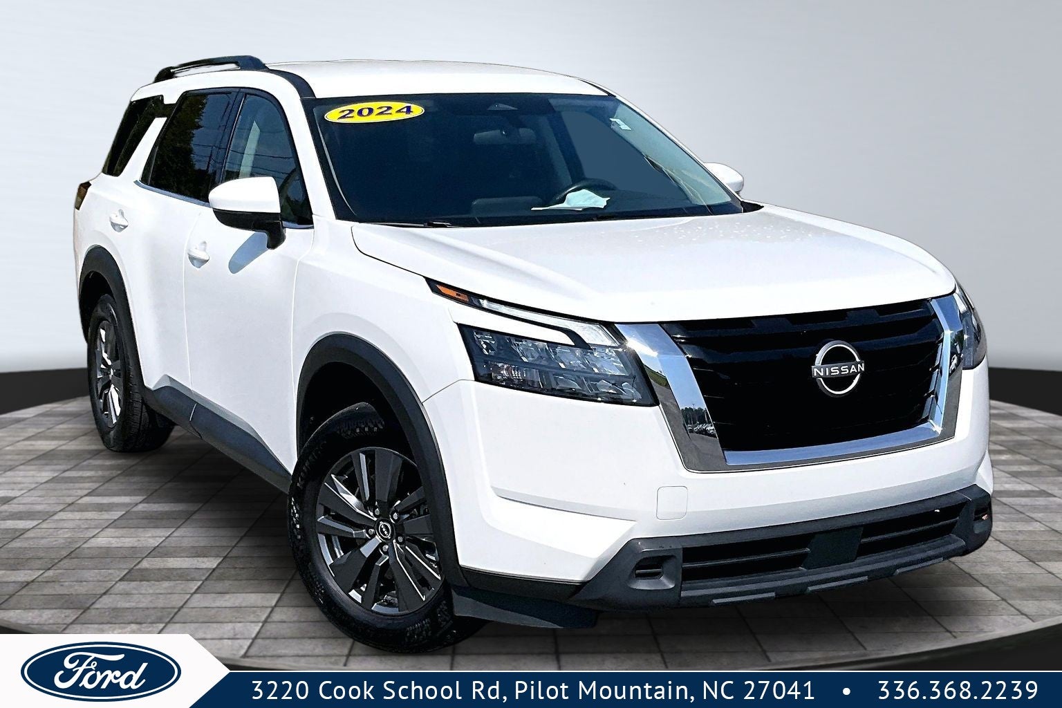 2024 Nissan Pathfinder SV