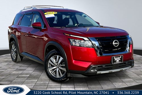 2023 Nissan Pathfinder SL