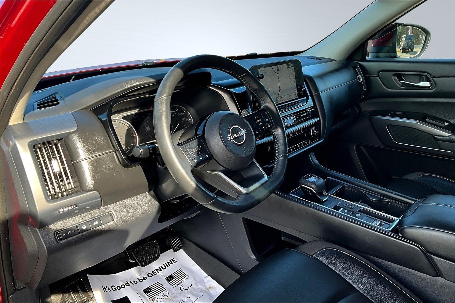 2023 Nissan Pathfinder SL