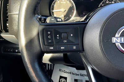 2023 Nissan Pathfinder SL