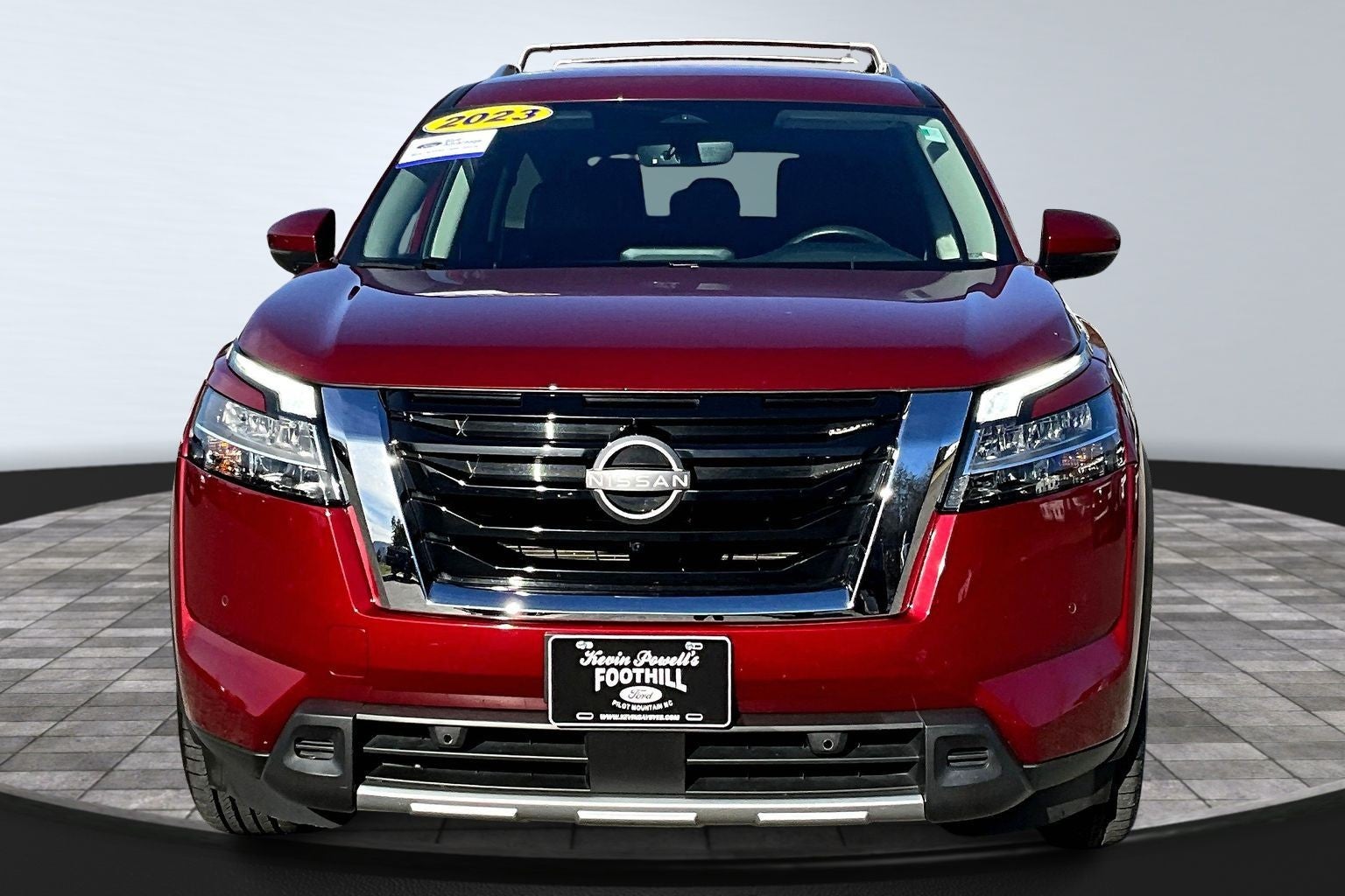 2023 Nissan Pathfinder SL