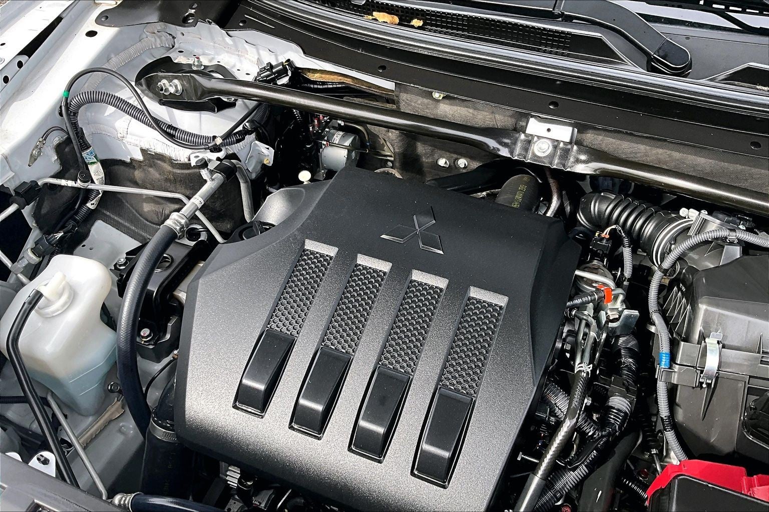 2024 Mitsubishi Eclipse Cross Base