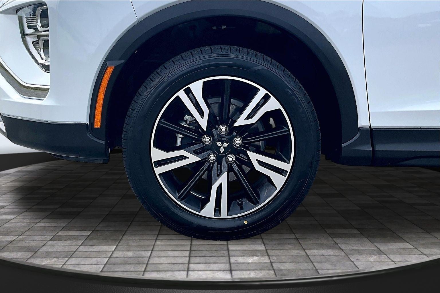 2024 Mitsubishi Eclipse Cross Base