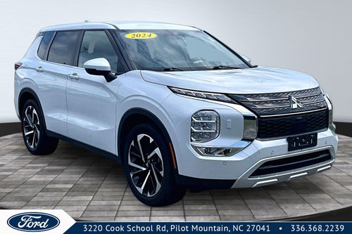2024 Mitsubishi Outlander Base