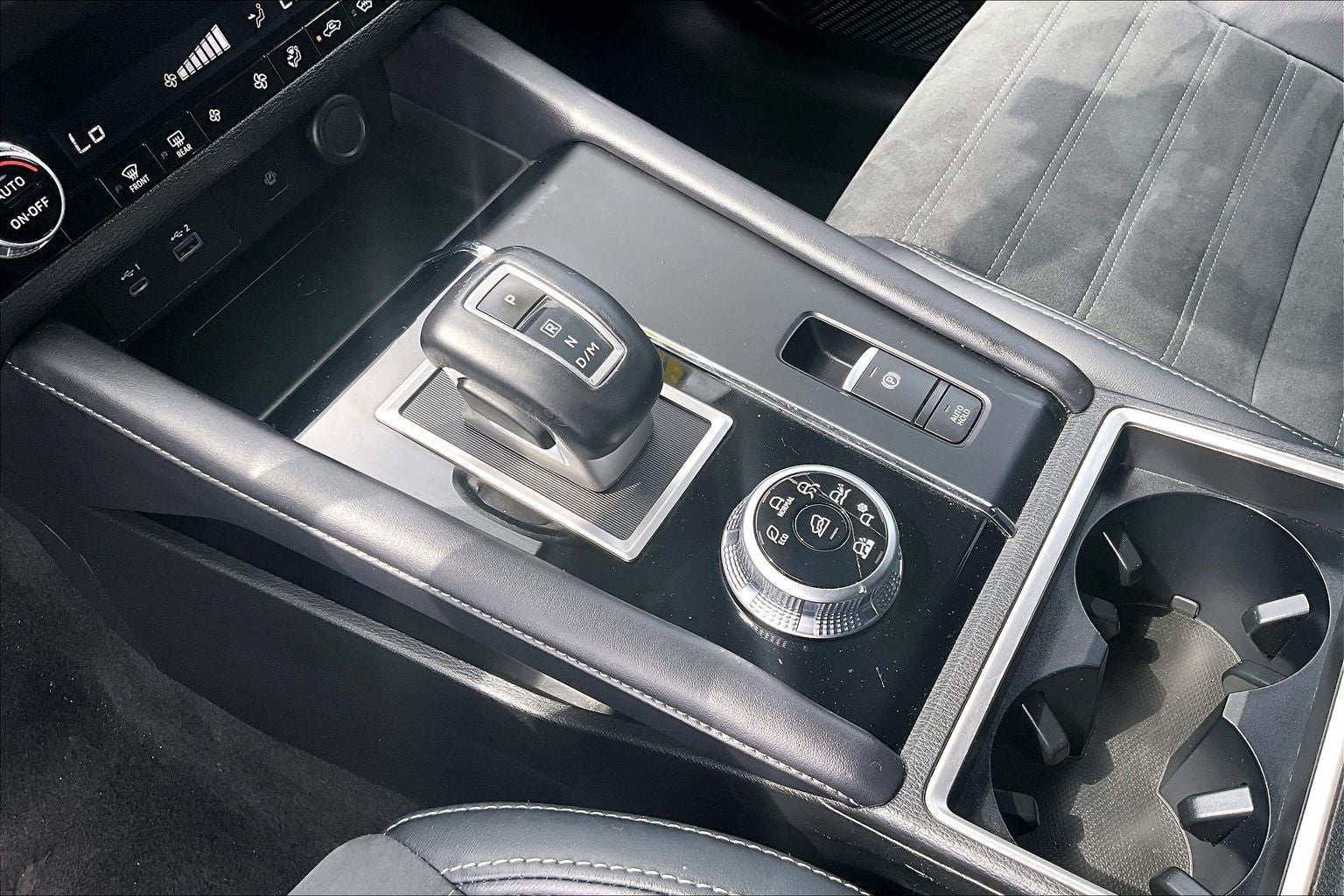 2024 Mitsubishi Outlander Base