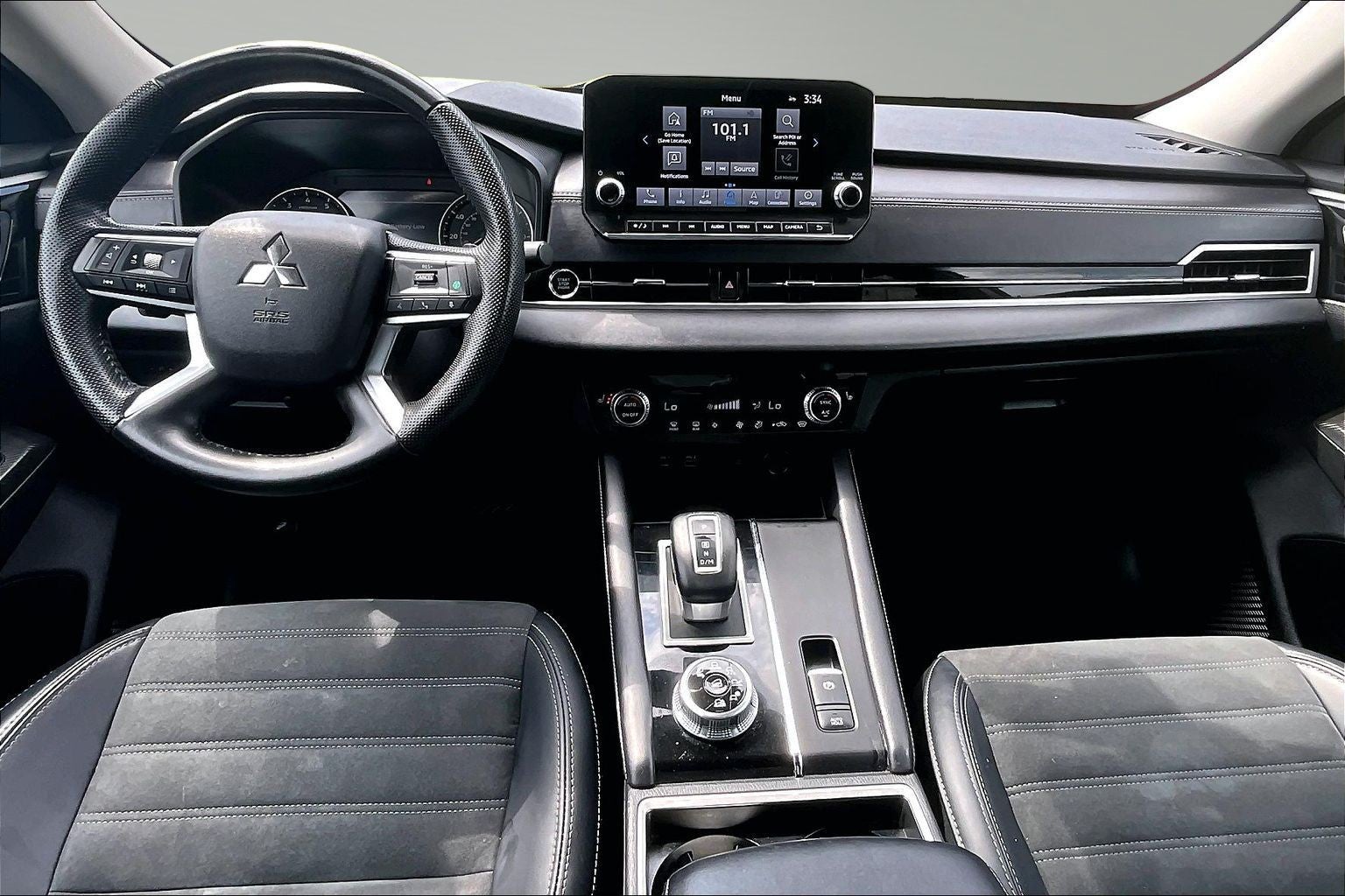 2024 Mitsubishi Outlander Base