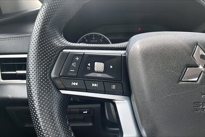2024 Mitsubishi Outlander Base