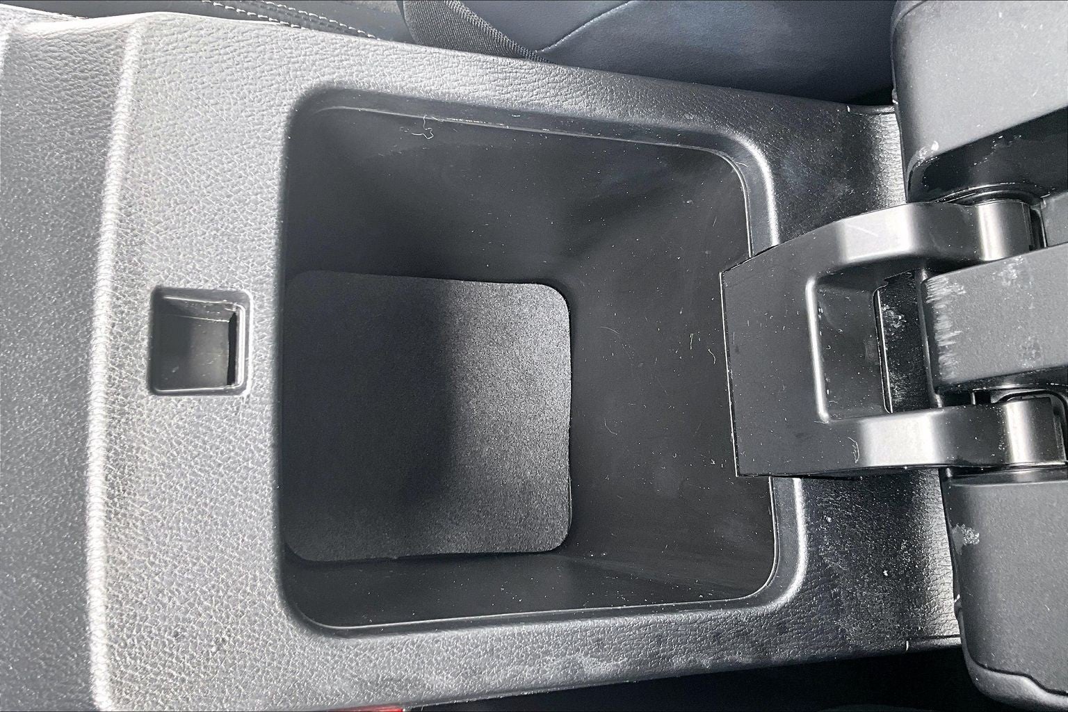 2024 Mitsubishi Outlander Base