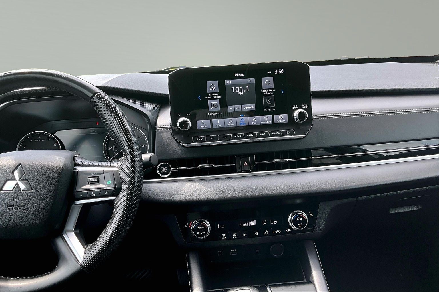 2024 Mitsubishi Outlander Base