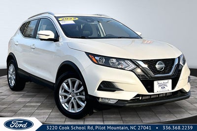 2022 Nissan Rogue Sport SV