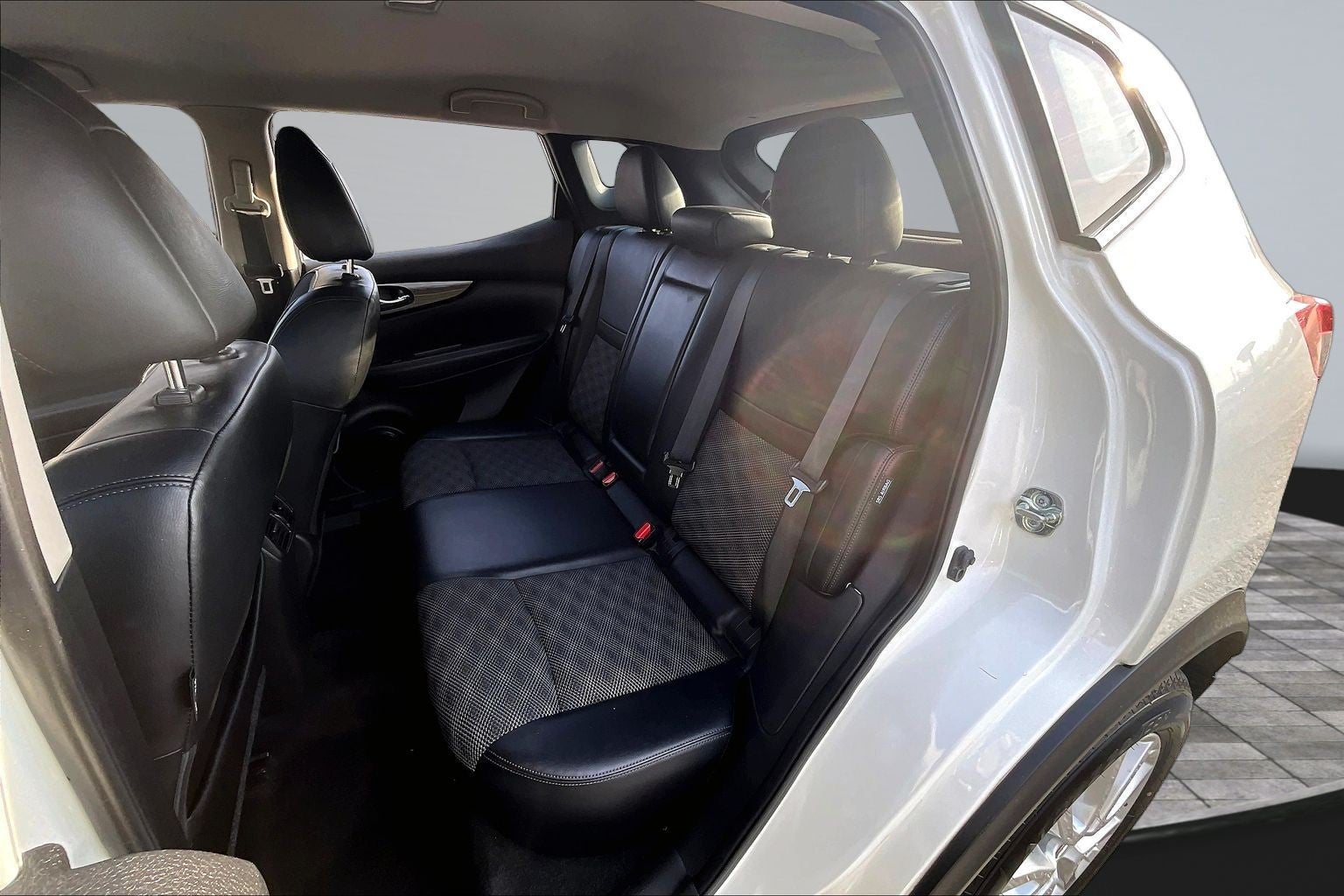 2022 Nissan Rogue Sport SV