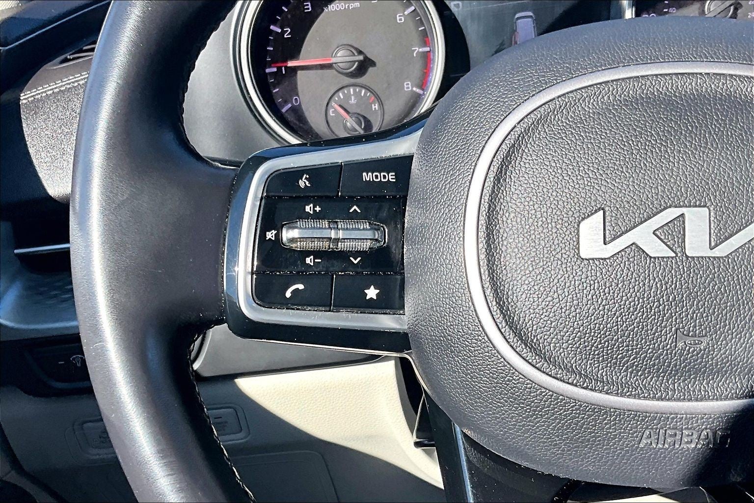 2022 Kia Carnival LXS